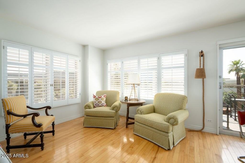 2201 North Central Avenue #4E - Photo 4 of 11