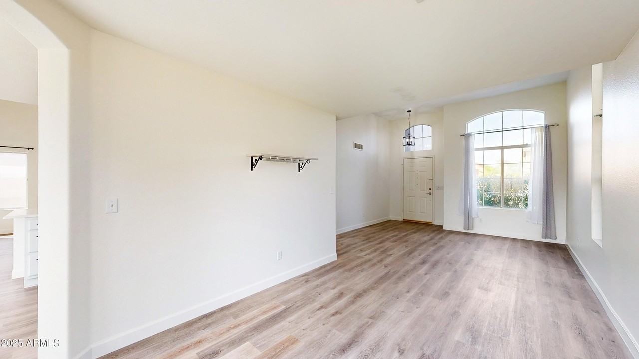 21927 N 74th Ln - Photo 6 of 25