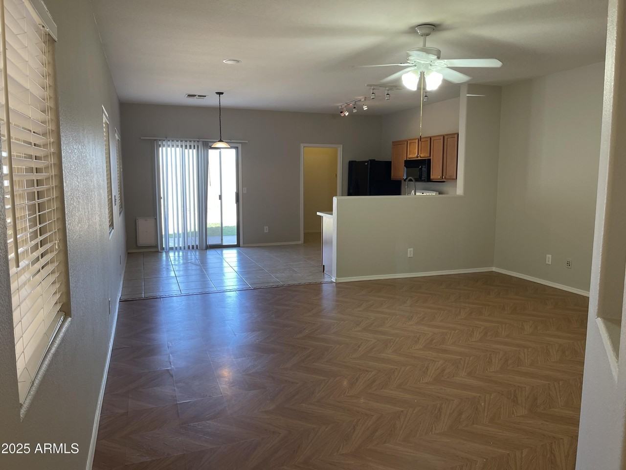 1426 East Avenida Isabela - Photo 3 of 24