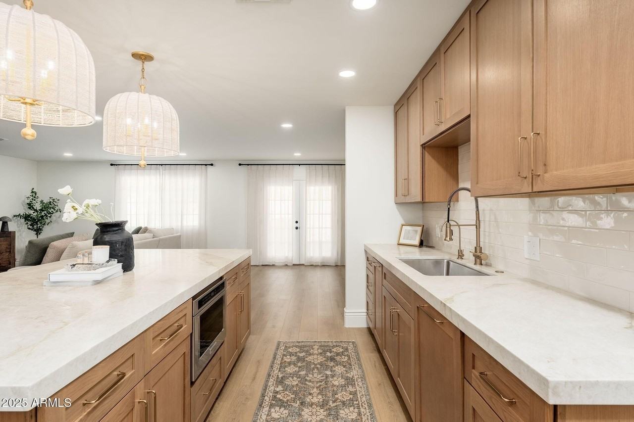 4030 E Fairmount Ave - Photo 3 of 23