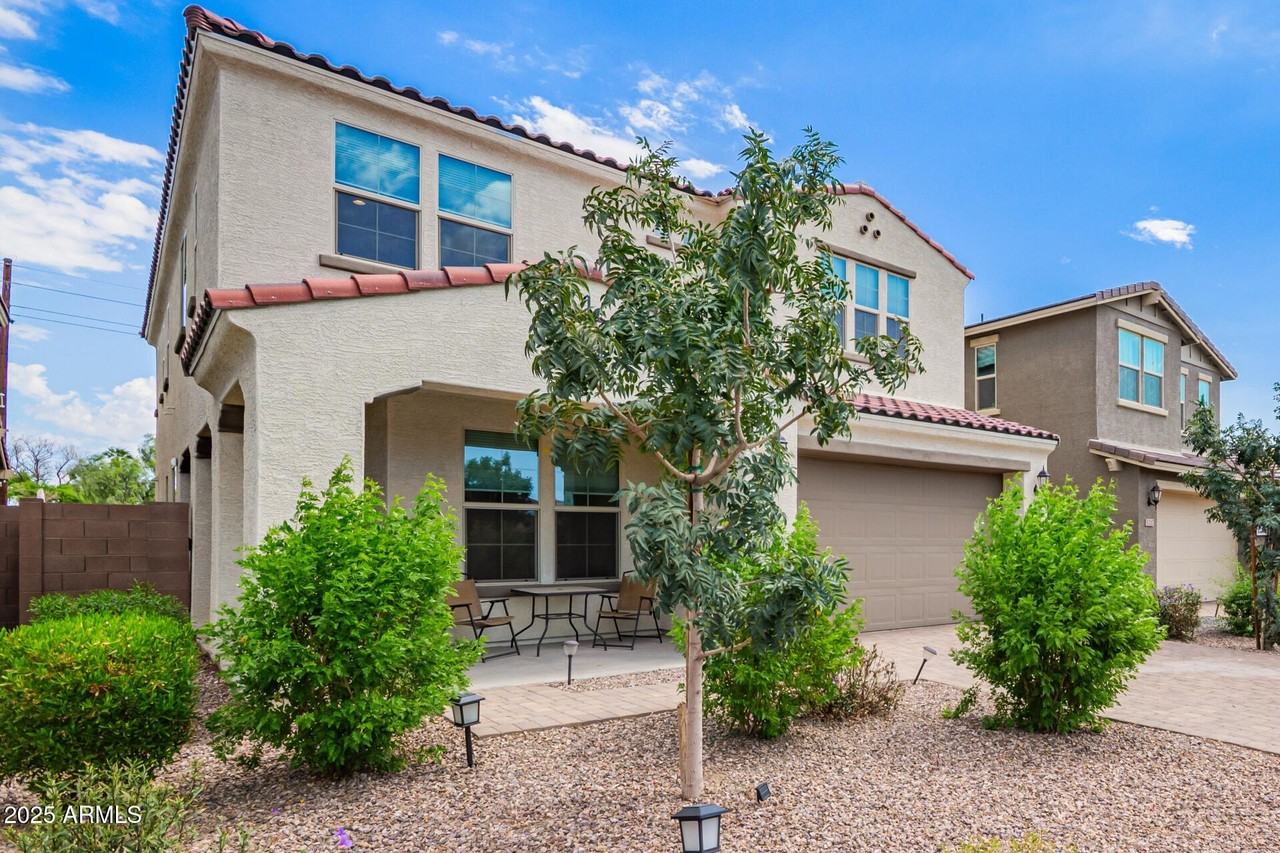 5221 North 79th Drive - Photo 4 of 45