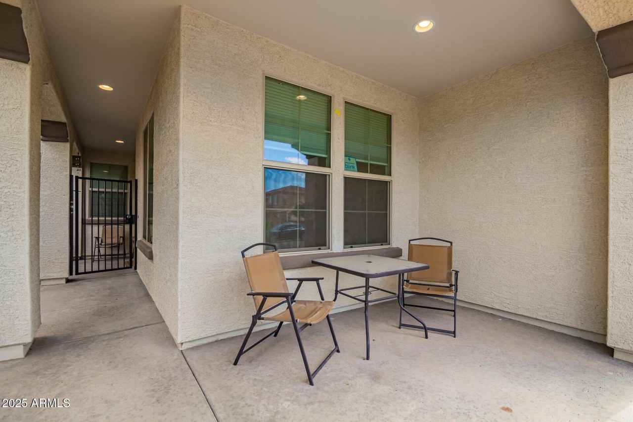 5221 North 79th Drive - Photo 7 of 45