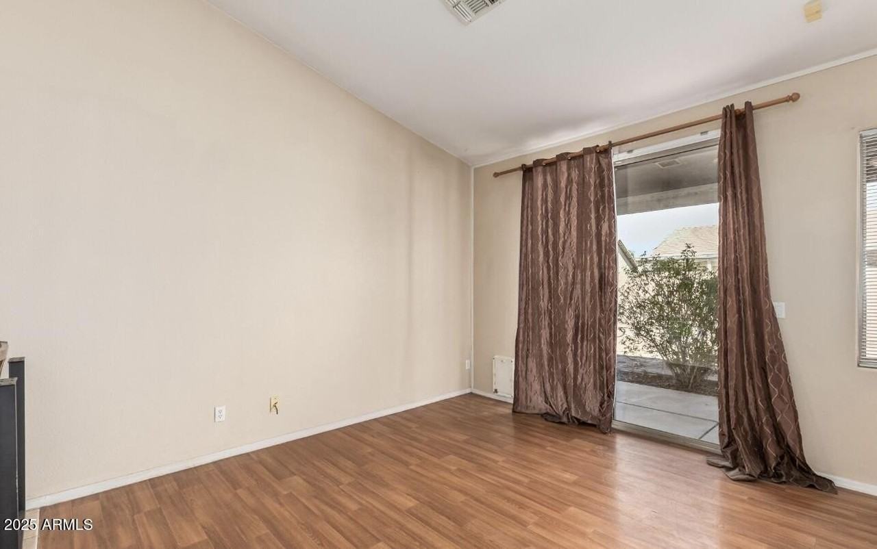 13014 West Surrey Avenue - Photo 7 of 33