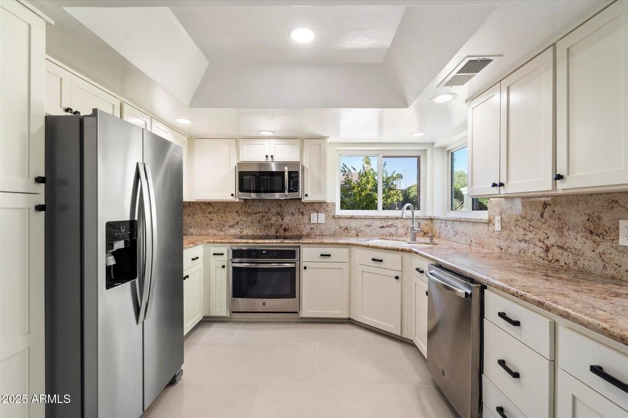 8338 E San Rafael Dr - Photo 7 of 26