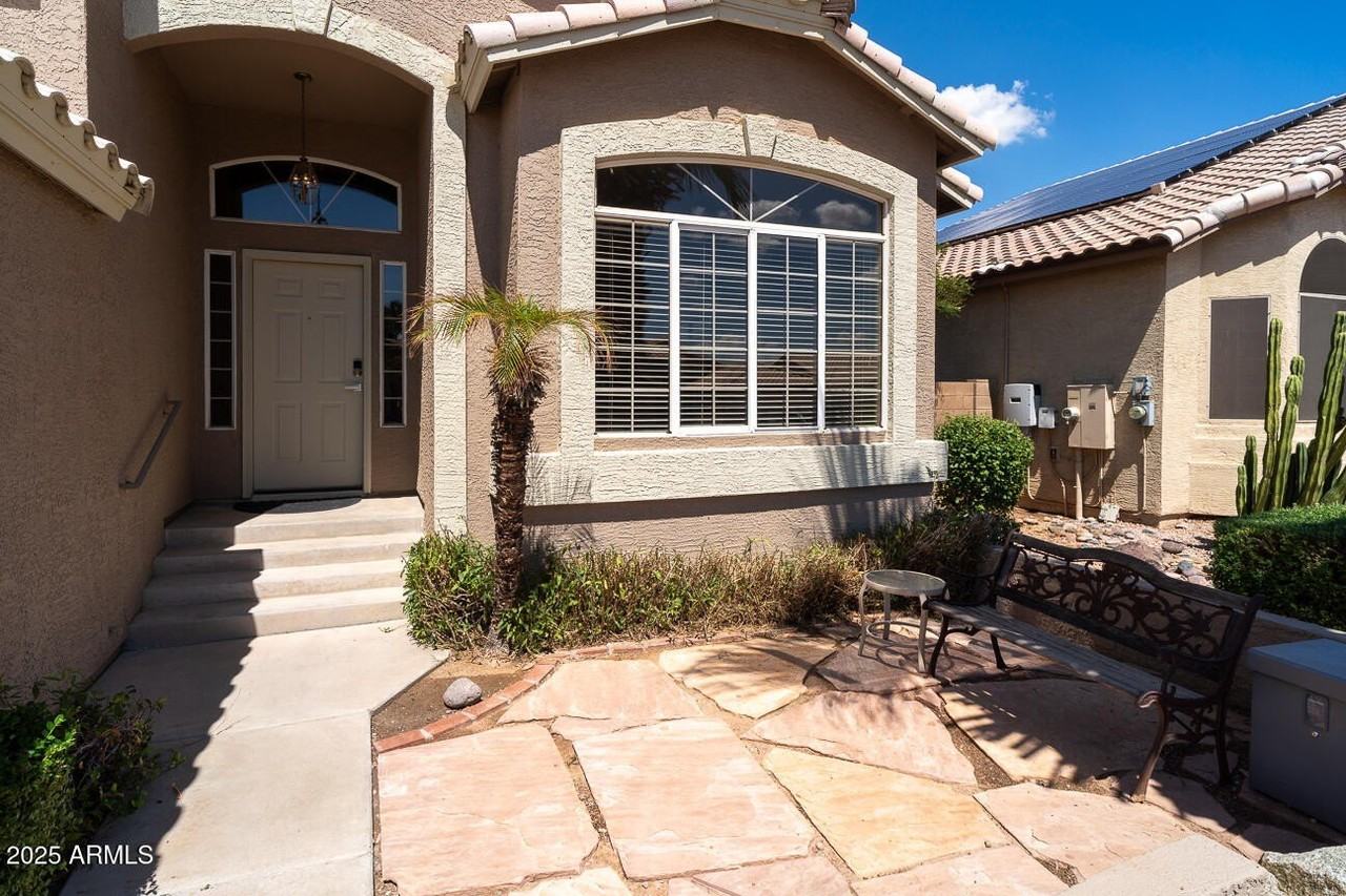 2550 East Taro Lane - Photo 3 of 29