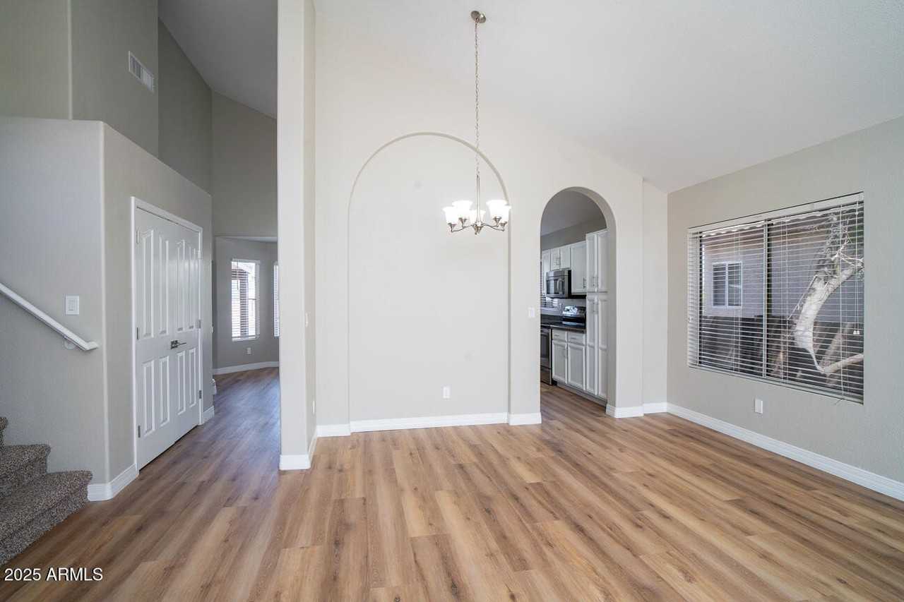 2550 East Taro Lane - Photo 4 of 29