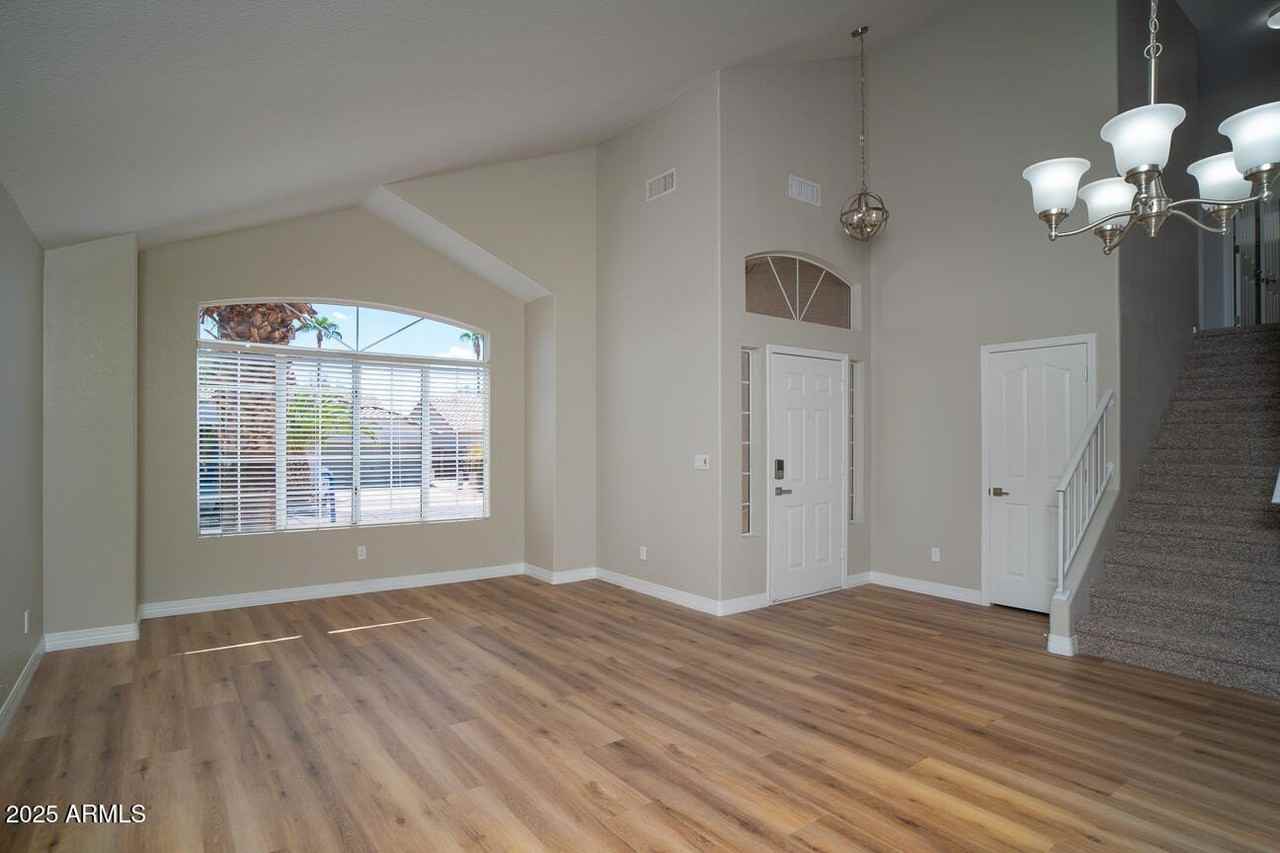 2550 East Taro Lane - Photo 7 of 29