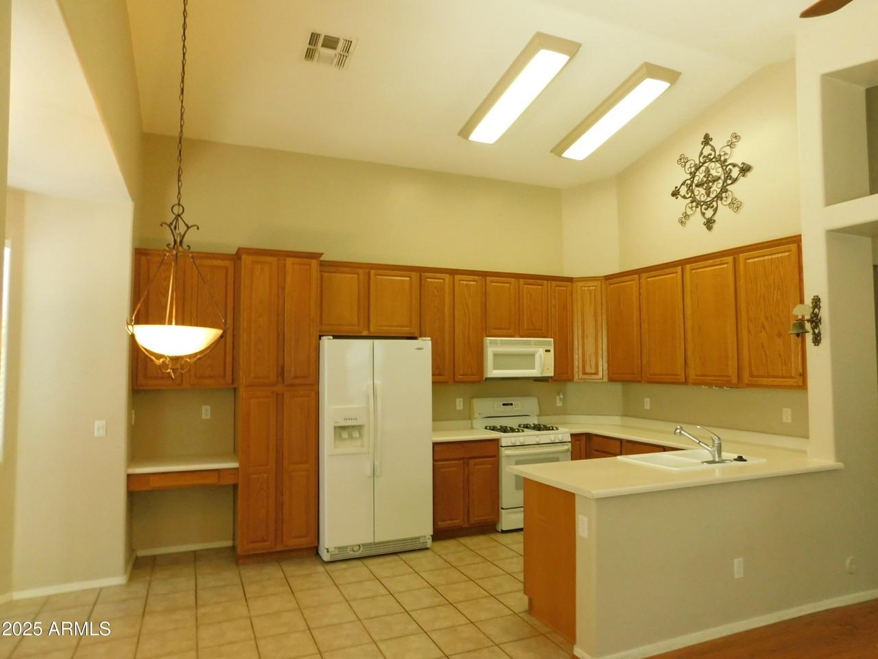 2656 East Sherri Drive - Photo 5 of 24