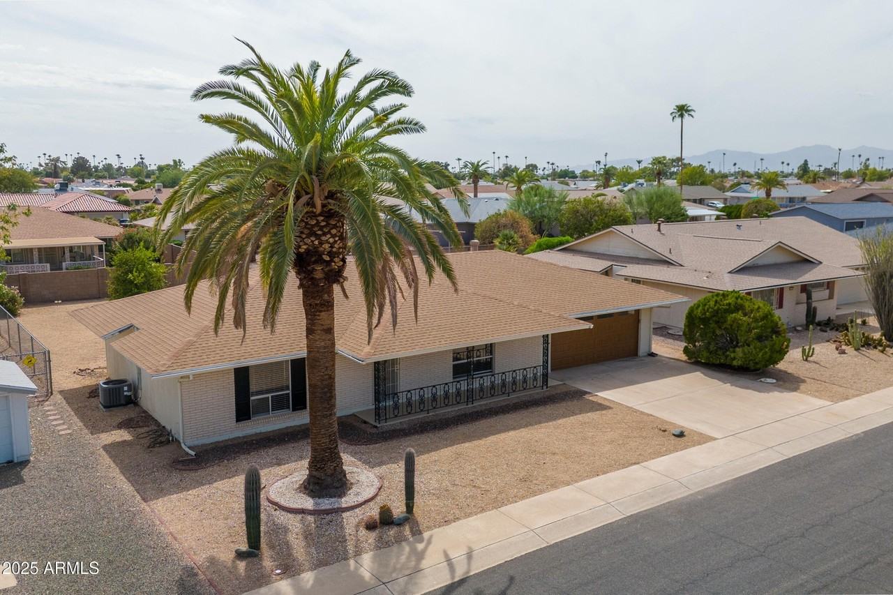 10301 West Charter Oak Drive - Photo 2 of 31