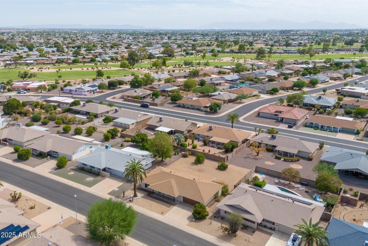 10301 West Charter Oak Drive - Photo 4 of 31