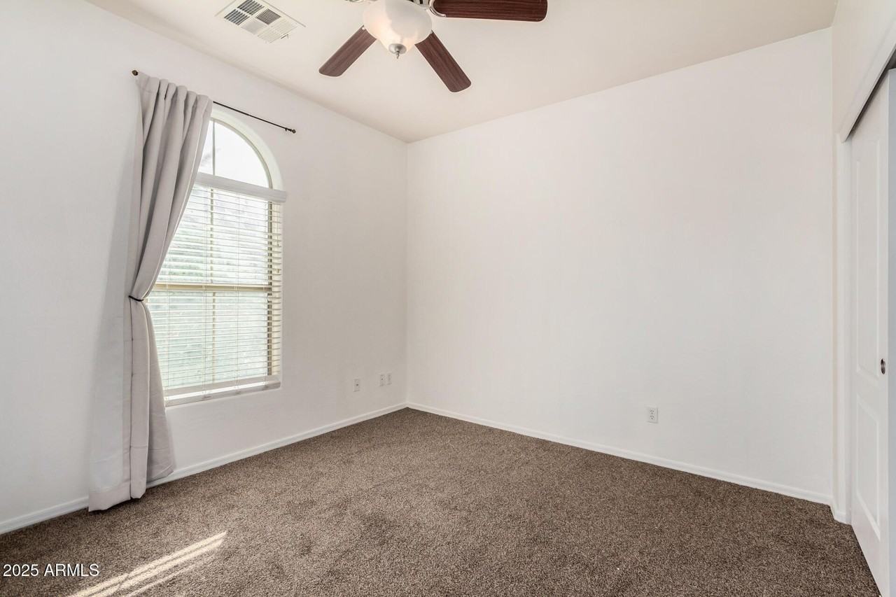 21090 East Munoz Street - Photo 4 of 35