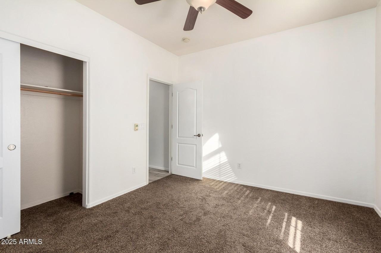 21090 East Munoz Street - Photo 5 of 35