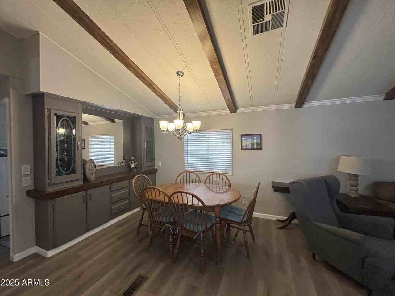 3611 N Michigan Ave - Photo 2 of 9