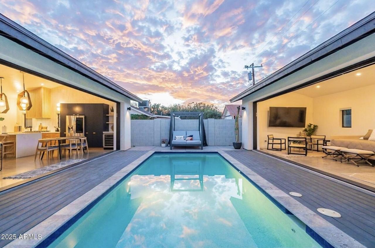 68 West Lewis Avenue - Photo 2 of 42