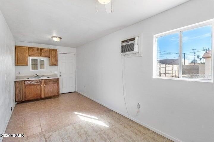 414 1/2 W 9th St - Photo 3 of 6