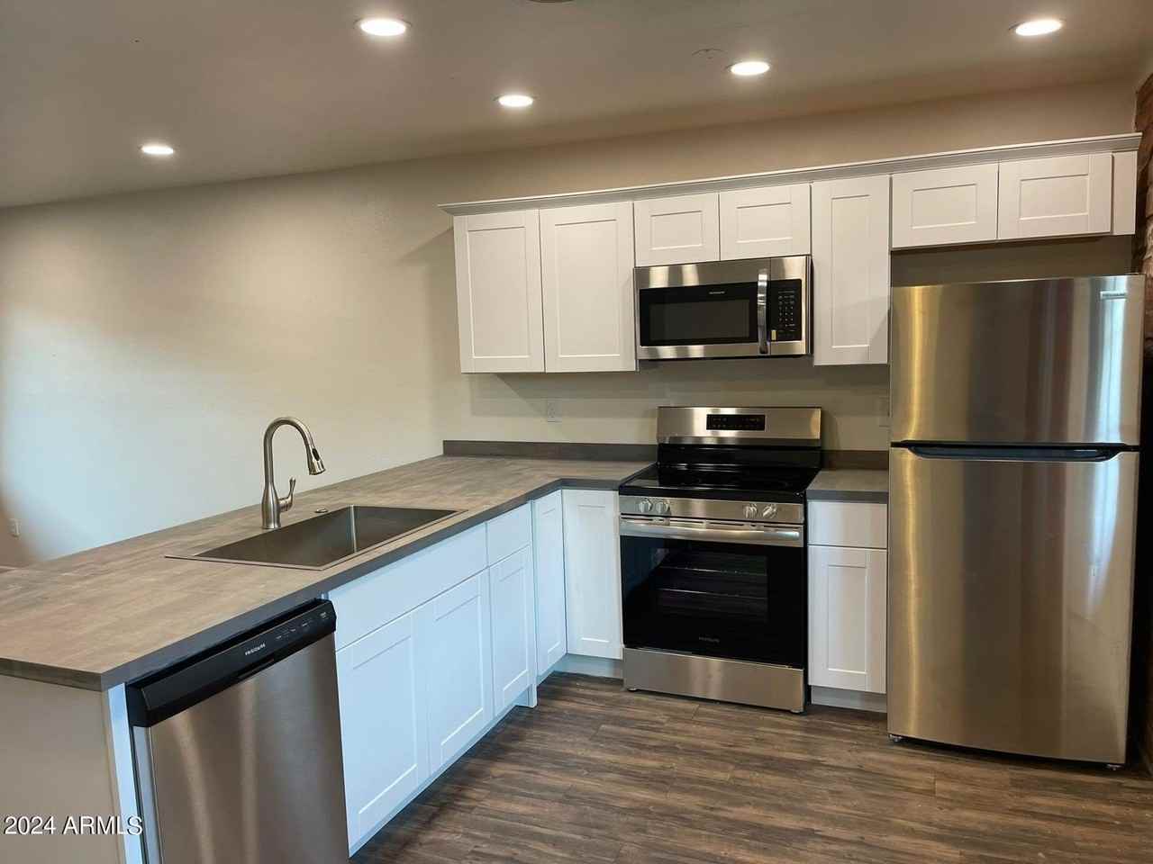 1006 S Dorsey Ln Apt 16 #15 - Photo 2 of 10