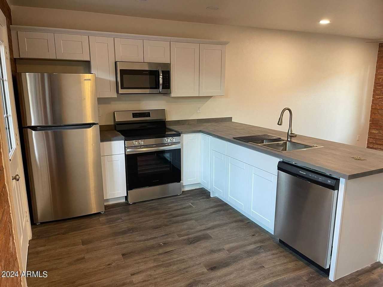 1006 S Dorsey Ln Apt 16 #15 - Photo 7 of 10