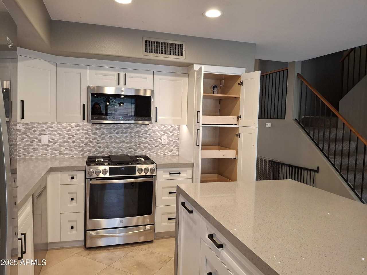 4520 E Mossman Rd - Photo 4 of 50