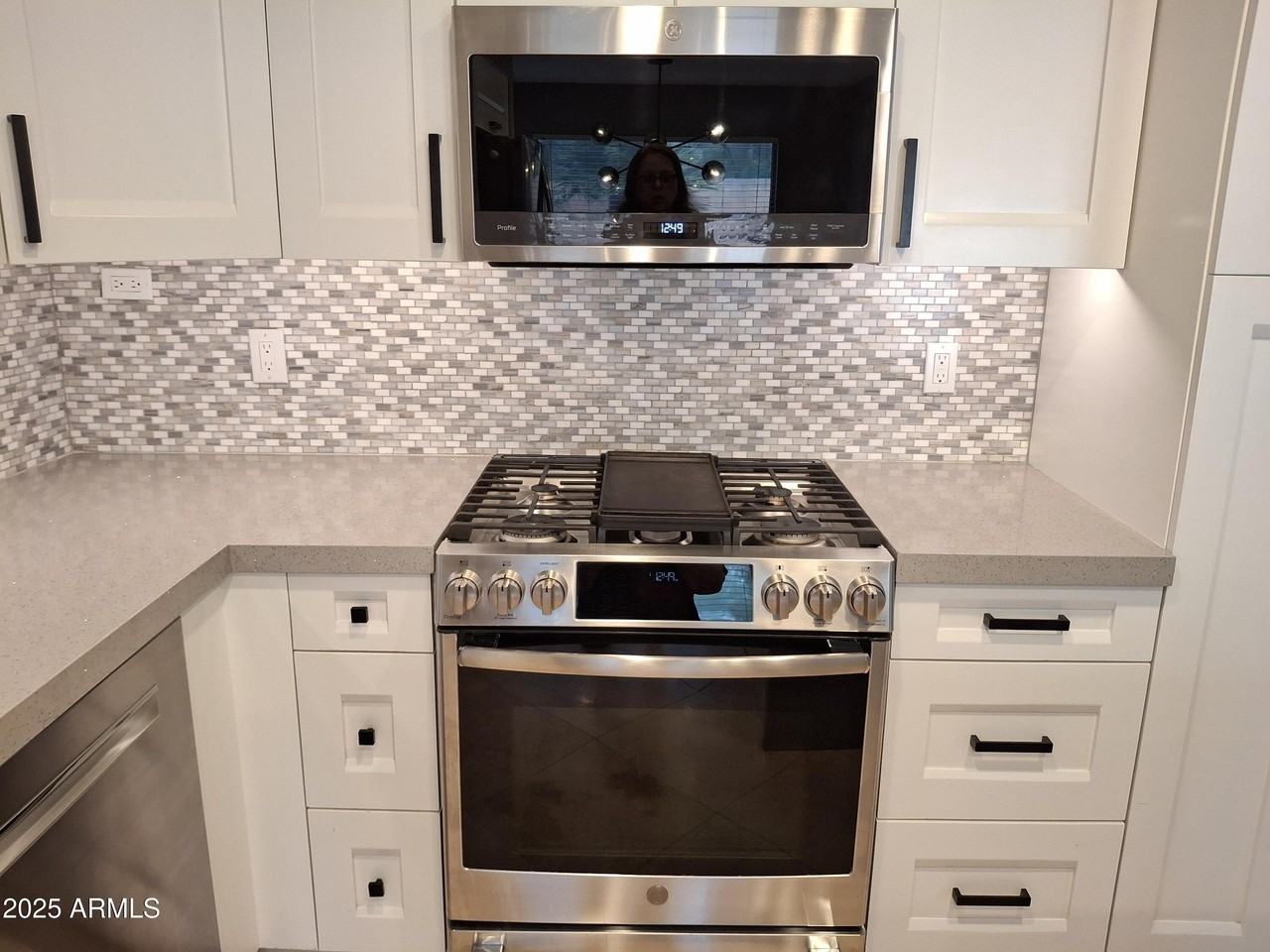 4520 E Mossman Rd - Photo 6 of 50