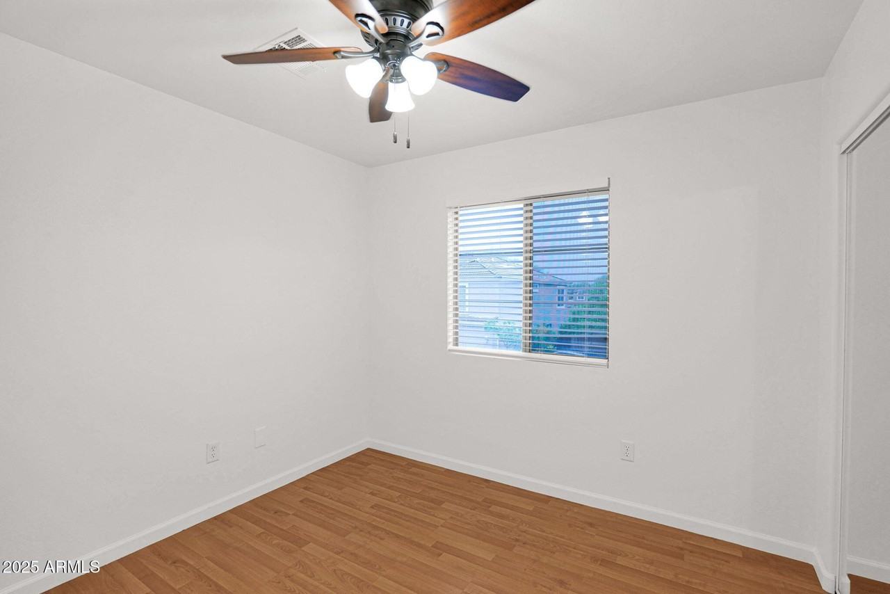 21844 N 41st St - Photo 3 of 18