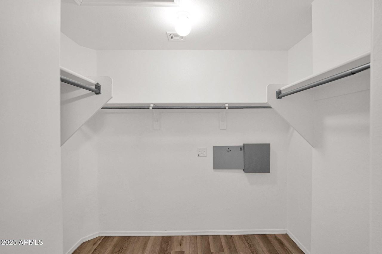 21844 N 41st St - Photo 4 of 18