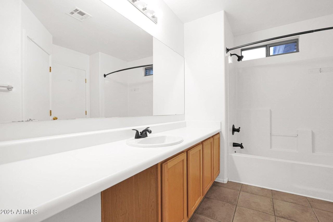 21844 N 41st St - Photo 5 of 18