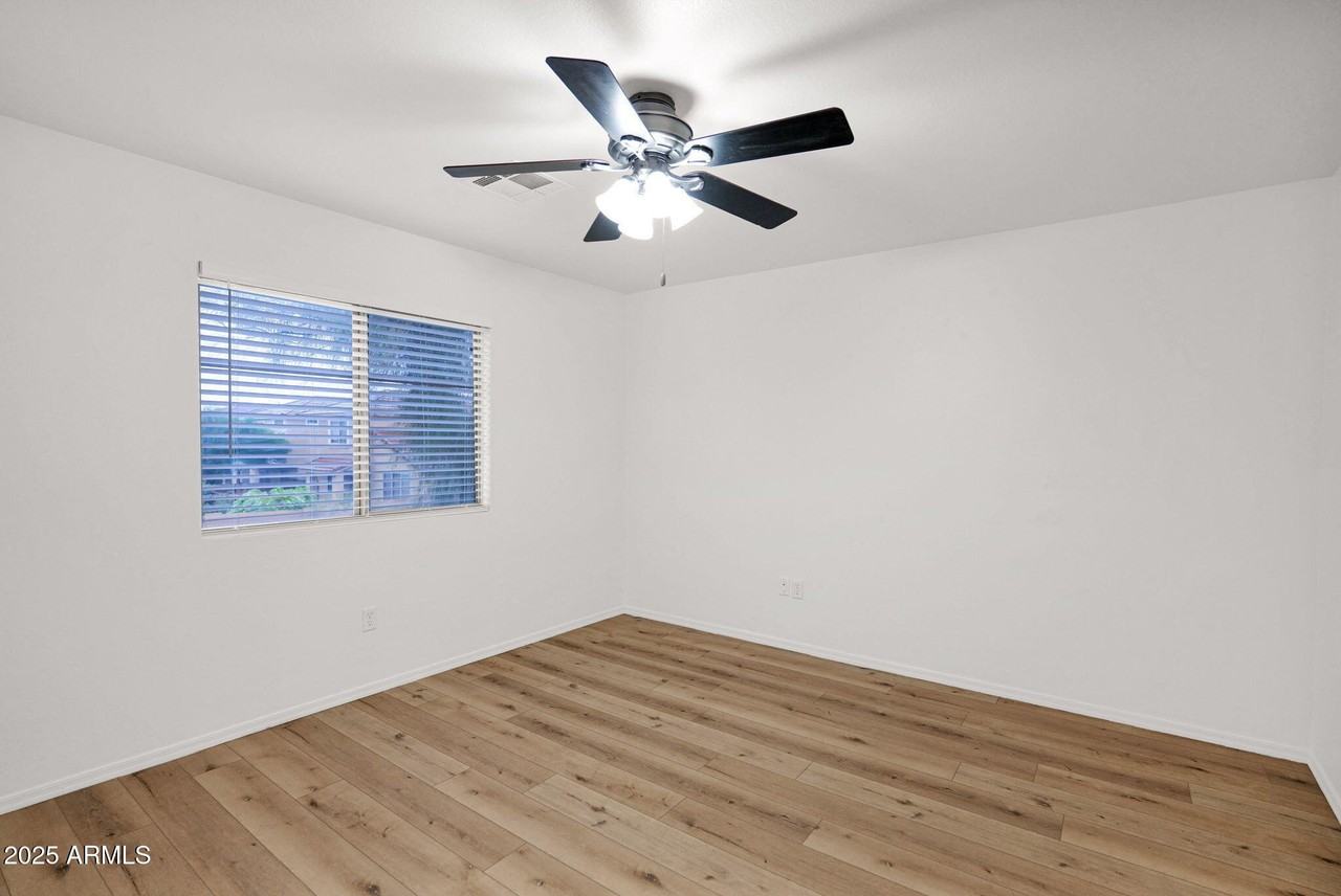 21844 N 41st St - Photo 7 of 18