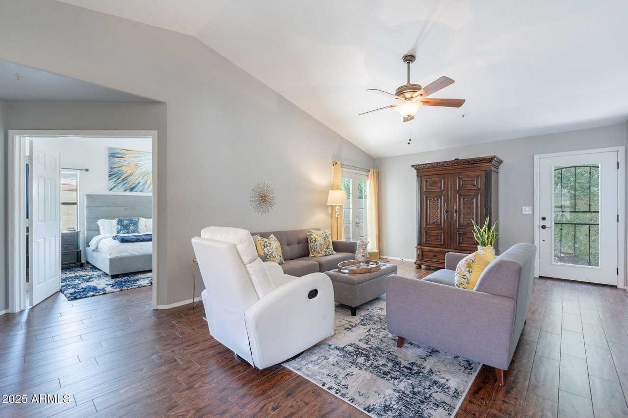 8846 E Windrose Dr - Photo 4 of 37