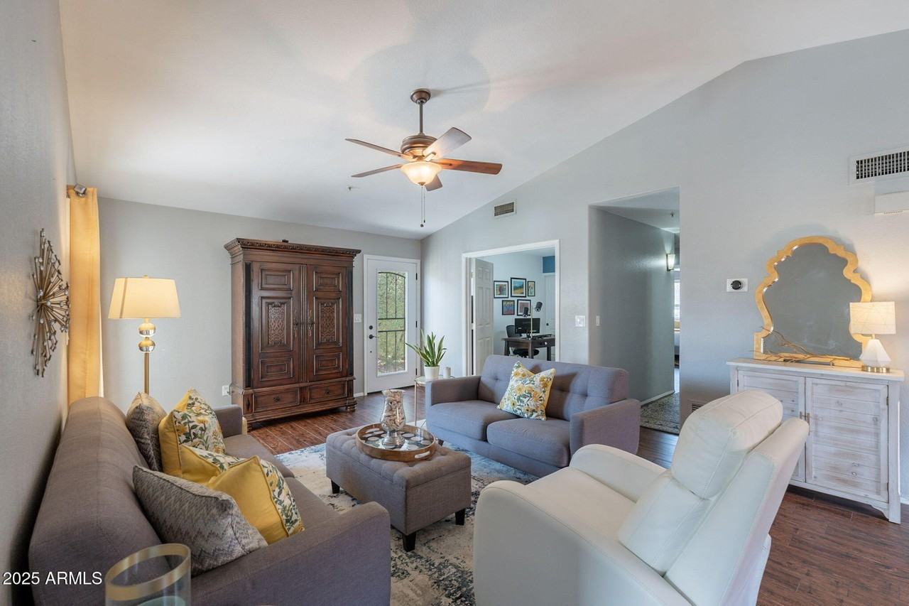 8846 E Windrose Dr - Photo 6 of 37