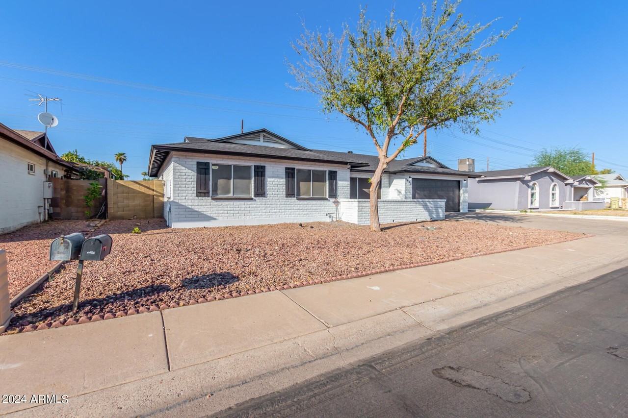 4652 West Puget Avenue - Photo 5 of 35