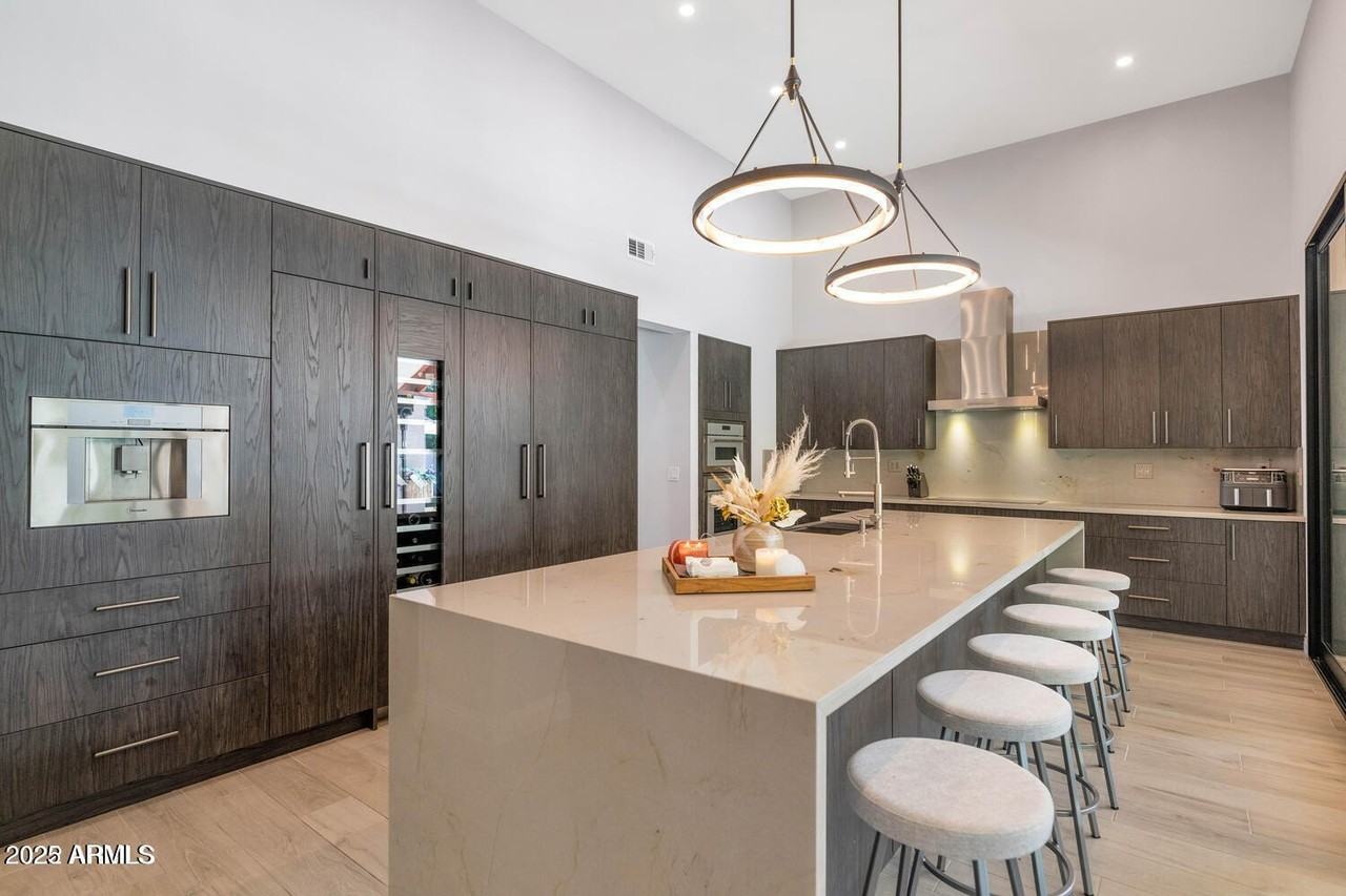 10508 97th Street - Photo 5 of 39