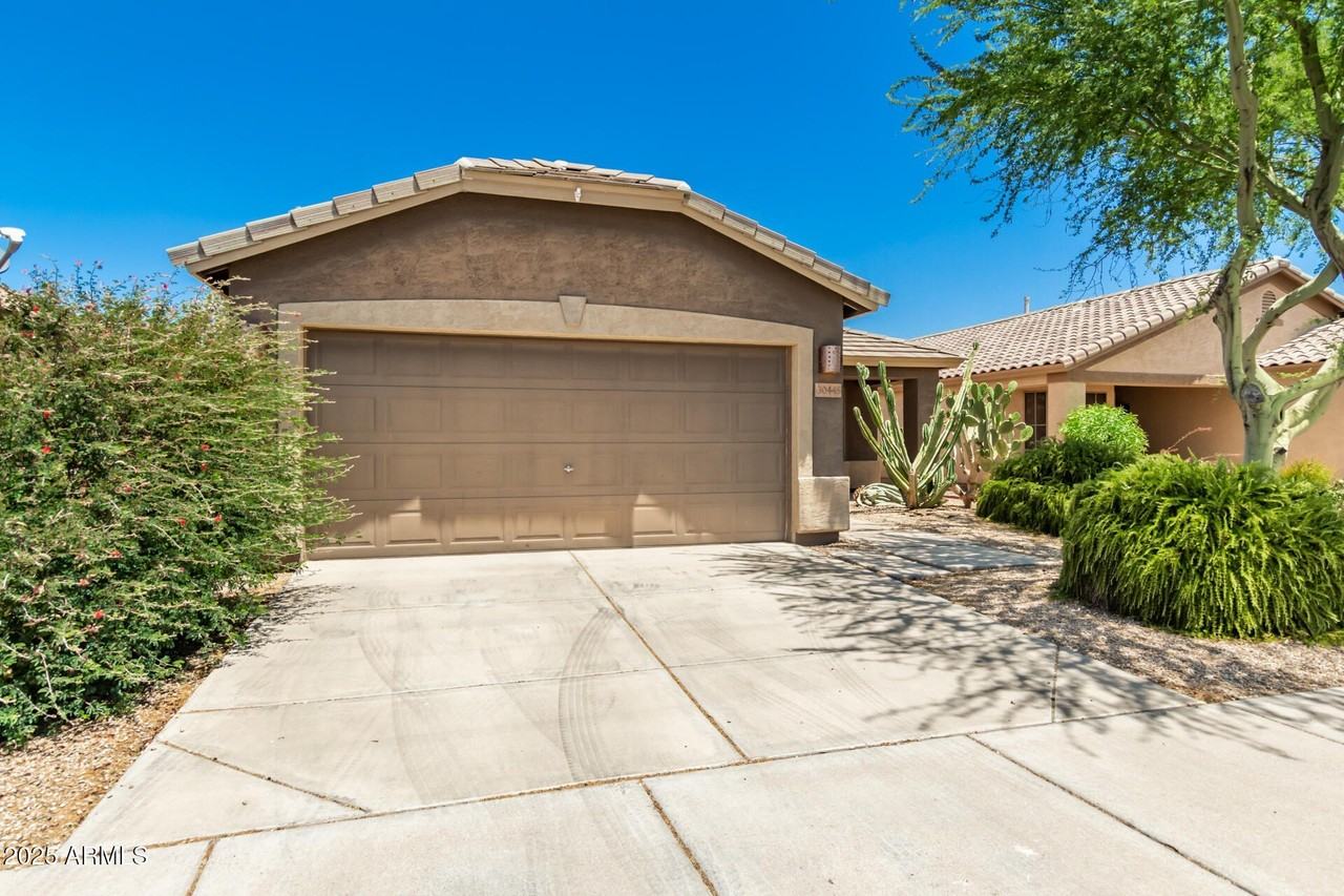 30445 North Sunray Drive - Photo 2 of 26