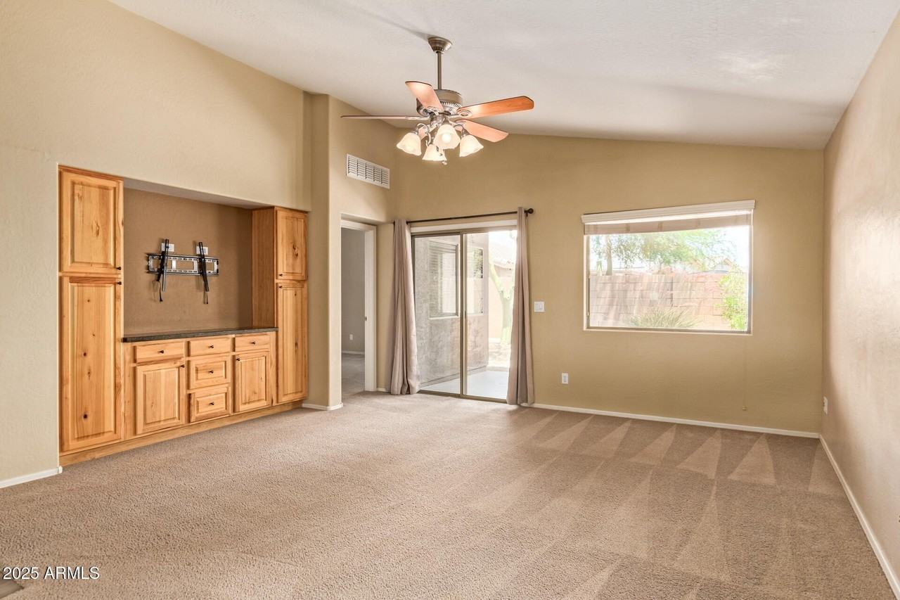 30445 North Sunray Drive - Photo 7 of 26