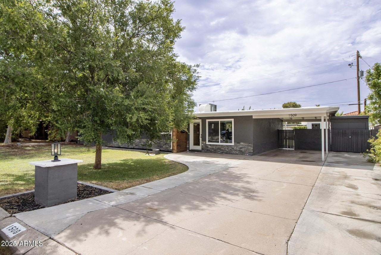 1509 E Rancho Dr - Photo 2 of 33