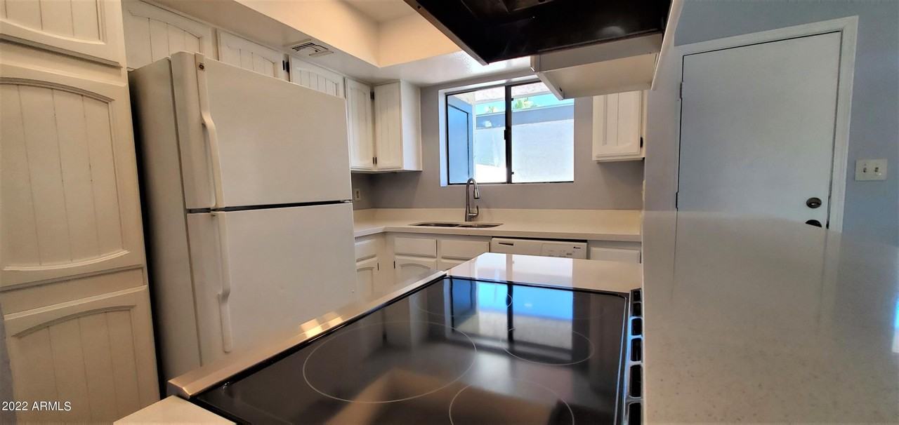 3411 N 12th Pl Unit 8 #8 - Photo 7 of 41