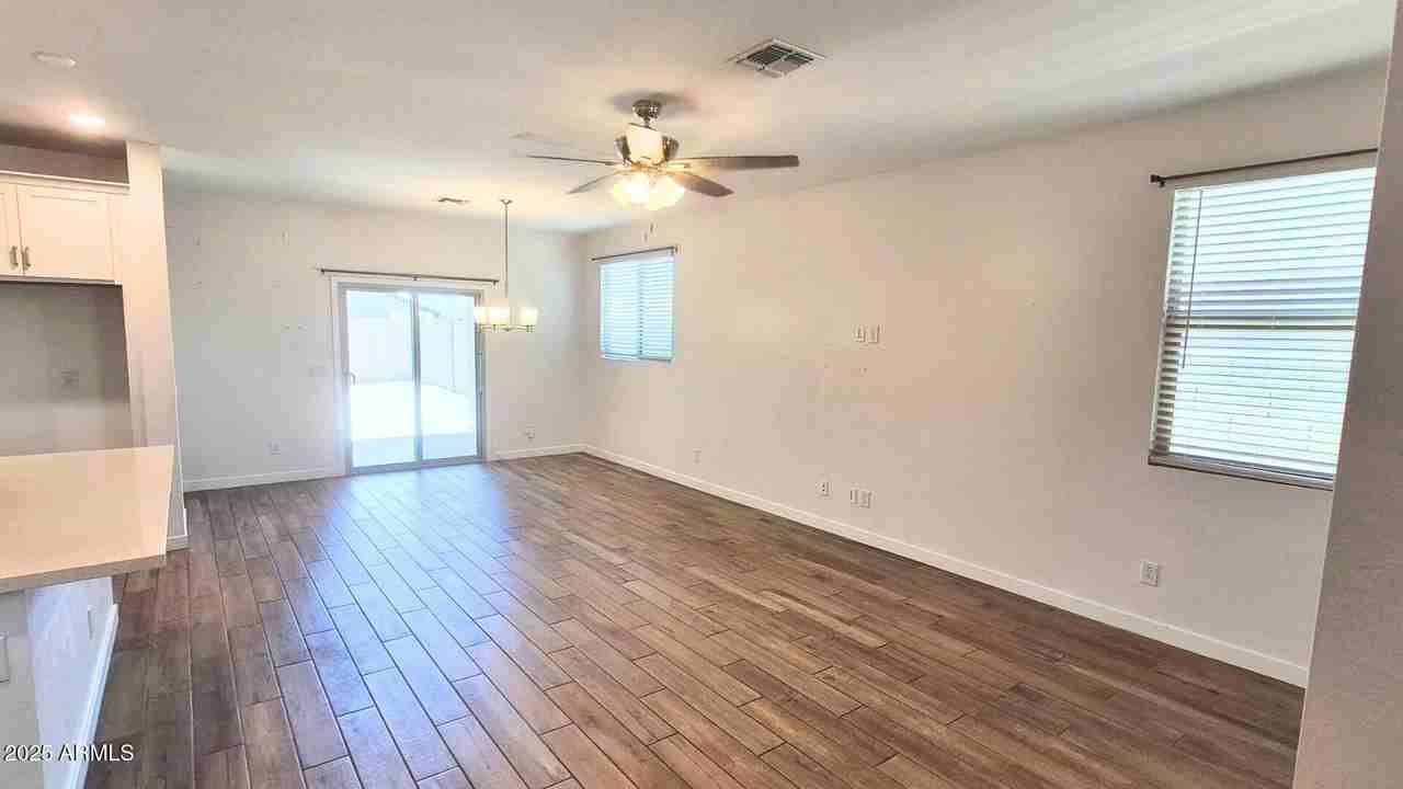 17031 West Butler Avenue - Photo 3 of 27