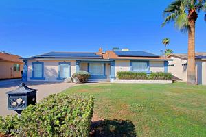 featured image of 4526 West Altadena Avenue