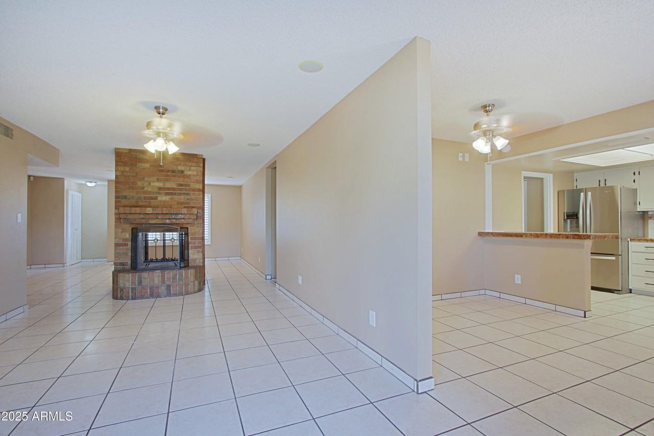 4526 W Altadena Ave - Photo 6 of 38