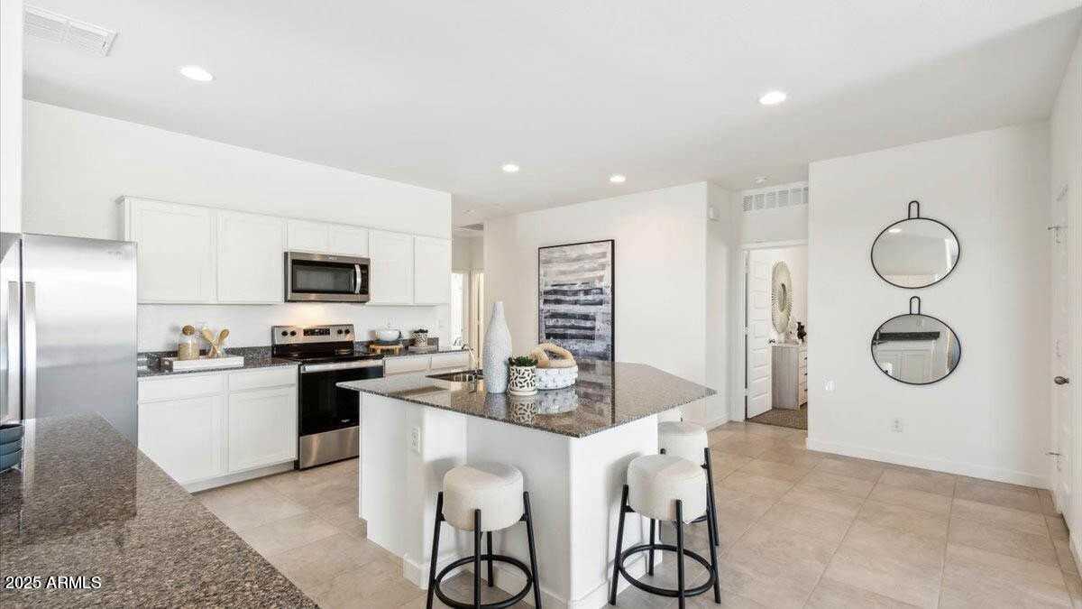 1126 S Mullberry St - Photo 4 of 5