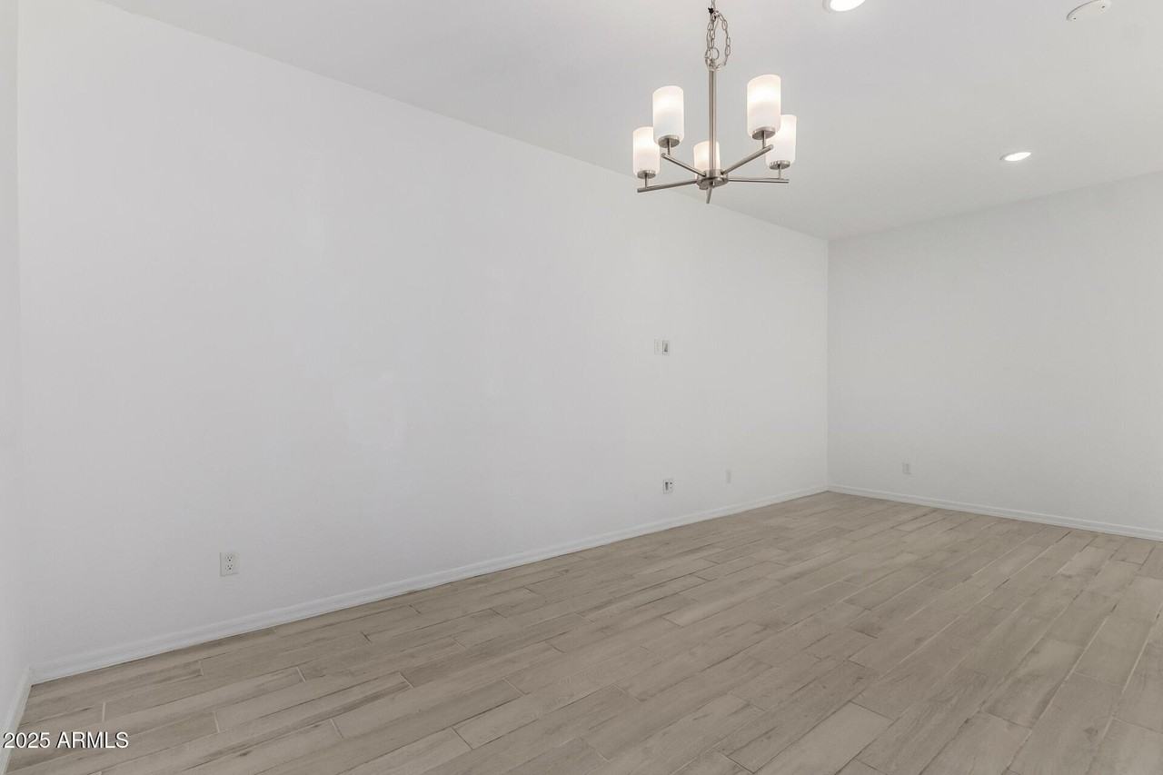 15138 W Hadley St - Photo 6 of 30