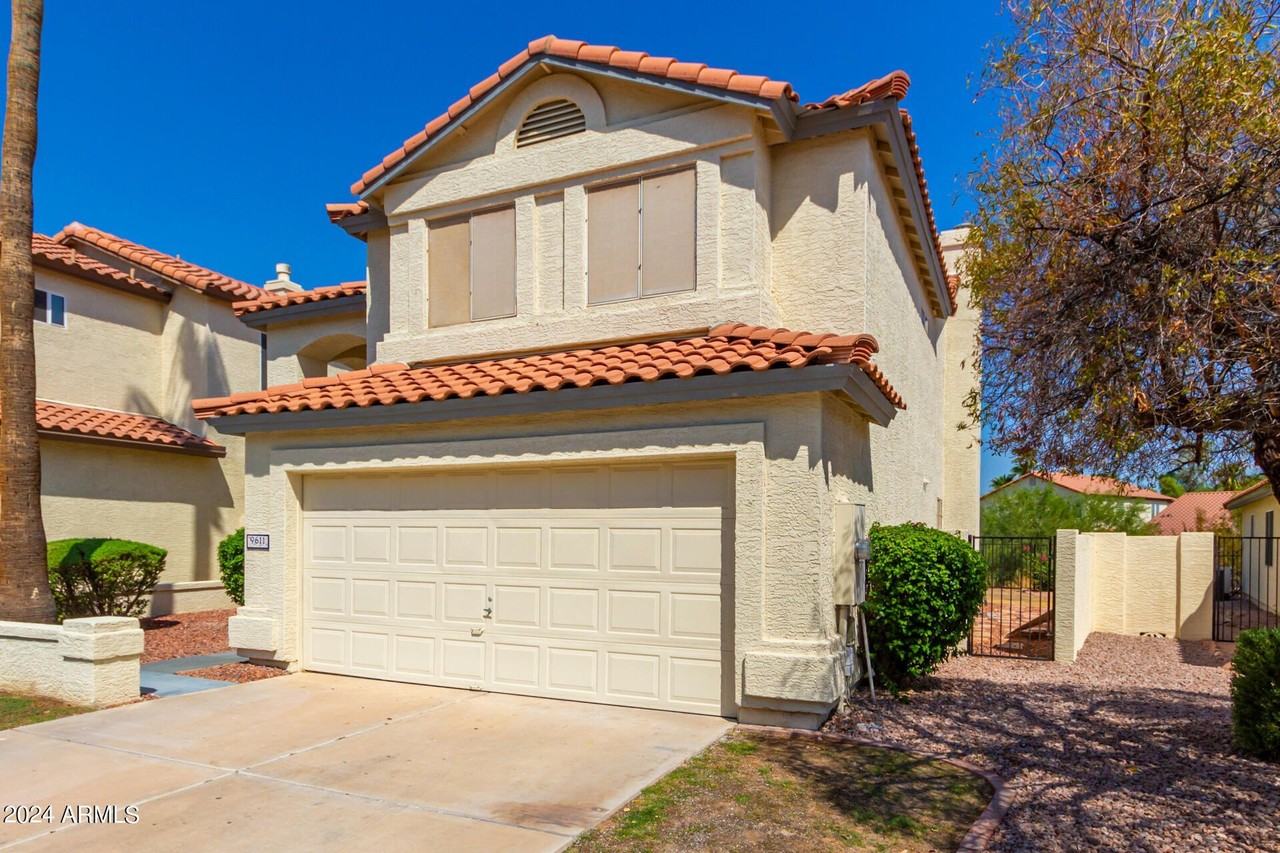 9611 S 50th St - Photo 4 of 40