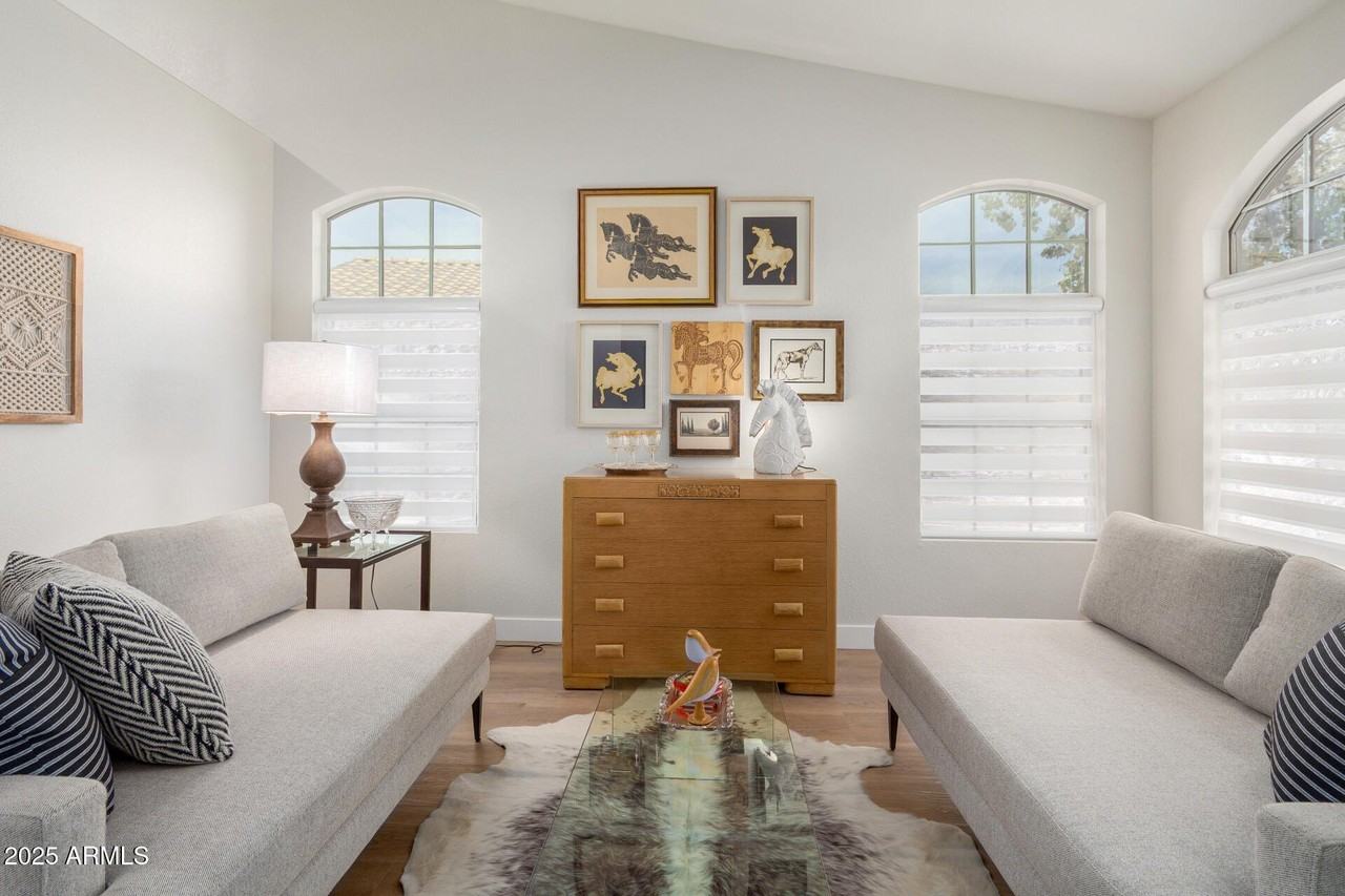 7415 W Crest Ln - Photo 6 of 35