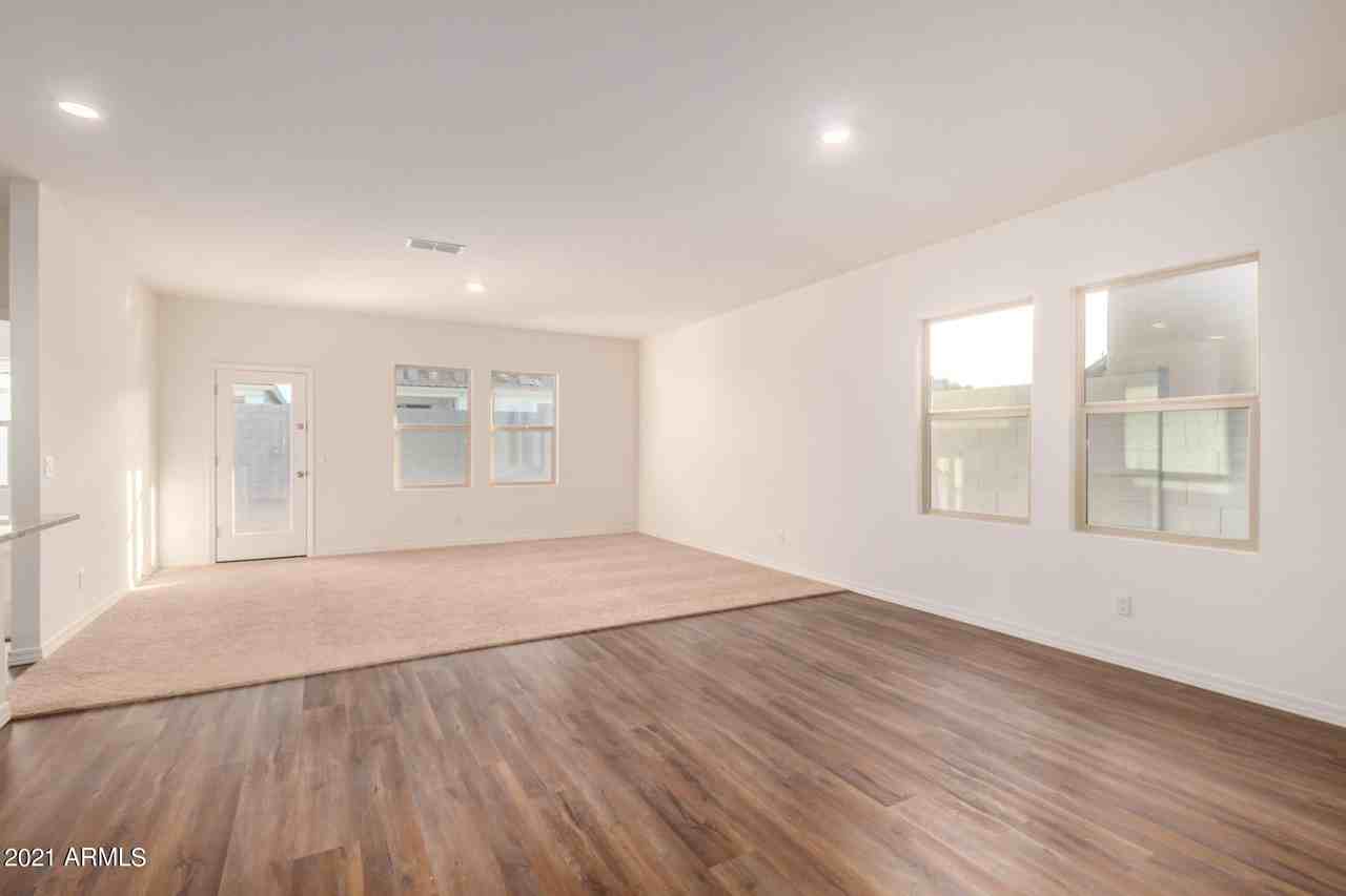 19585 W Annika Dr - Photo 4 of 34