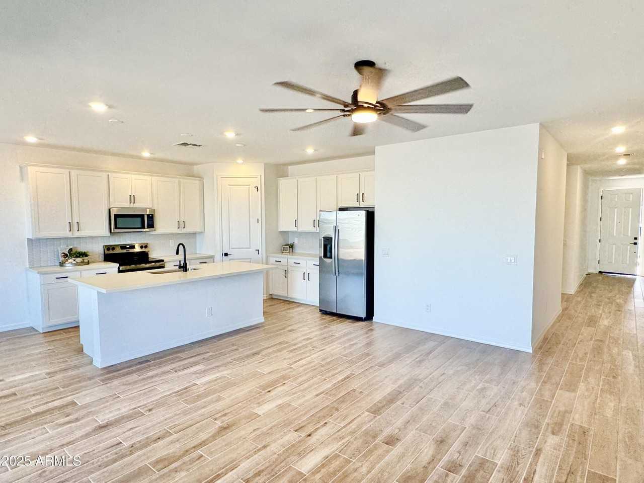 2336 E Homesteader Rd - Photo 3 of 22