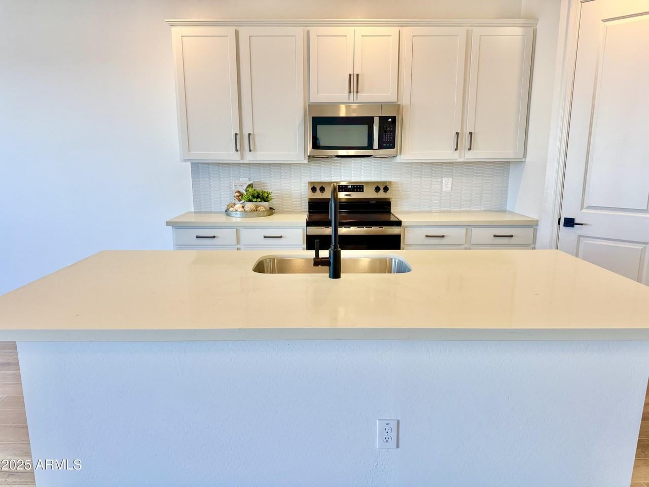 2336 E Homesteader Rd - Photo 7 of 22