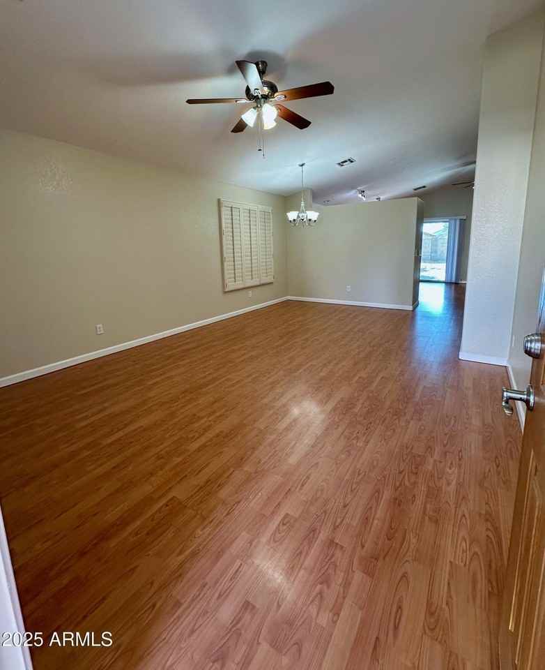 3107 W Melinda Ln - Photo 2 of 13