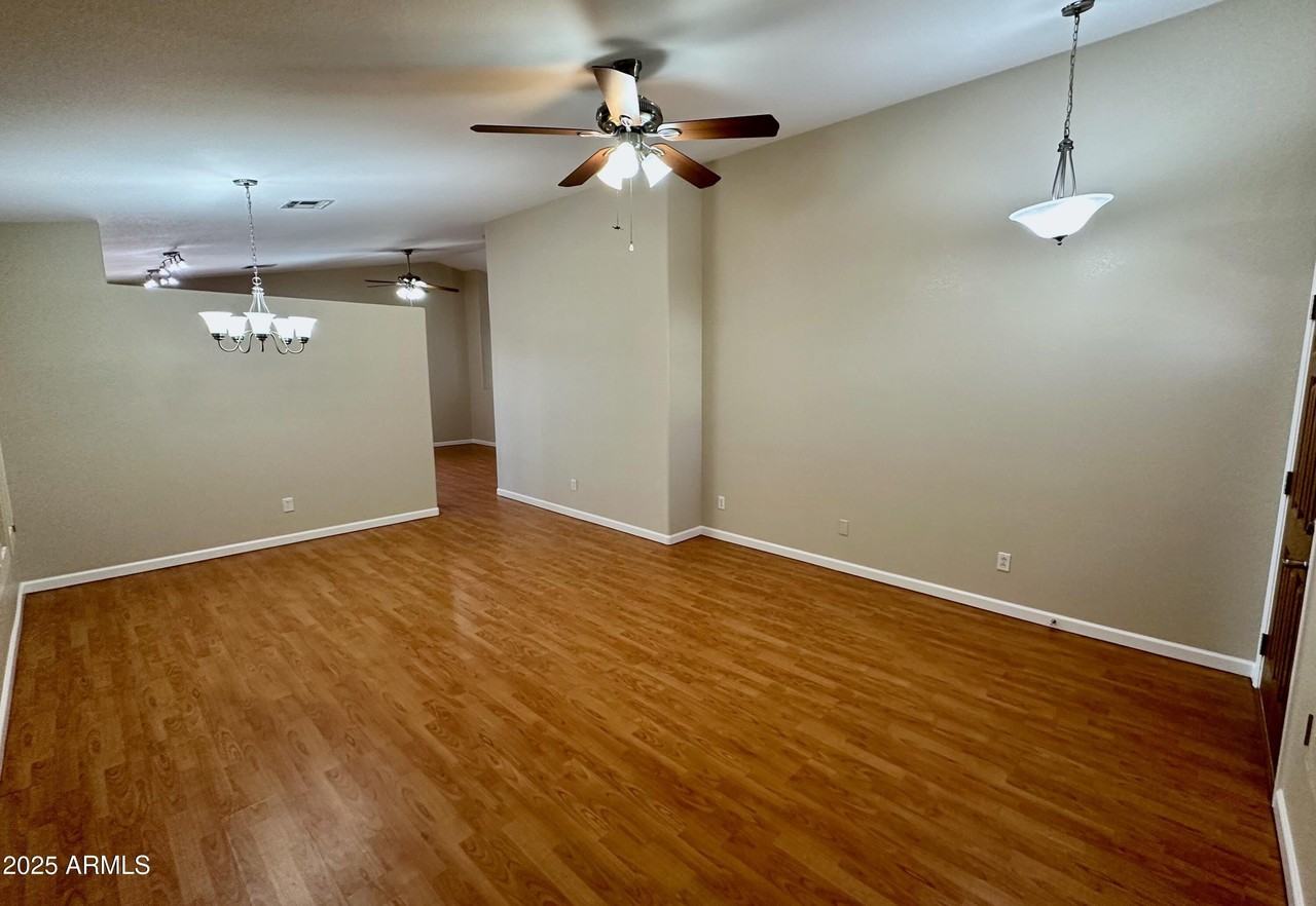 3107 W Melinda Ln - Photo 4 of 13