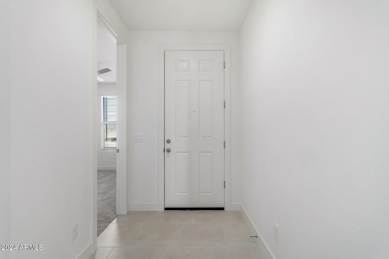 21591 Papago Street - Photo 4 of 27