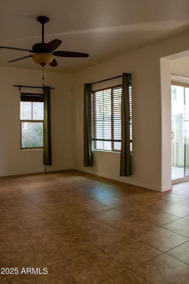 2138 W Scully Dr - Photo 4 of 15