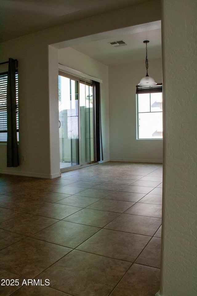 2138 W Scully Dr - Photo 5 of 15